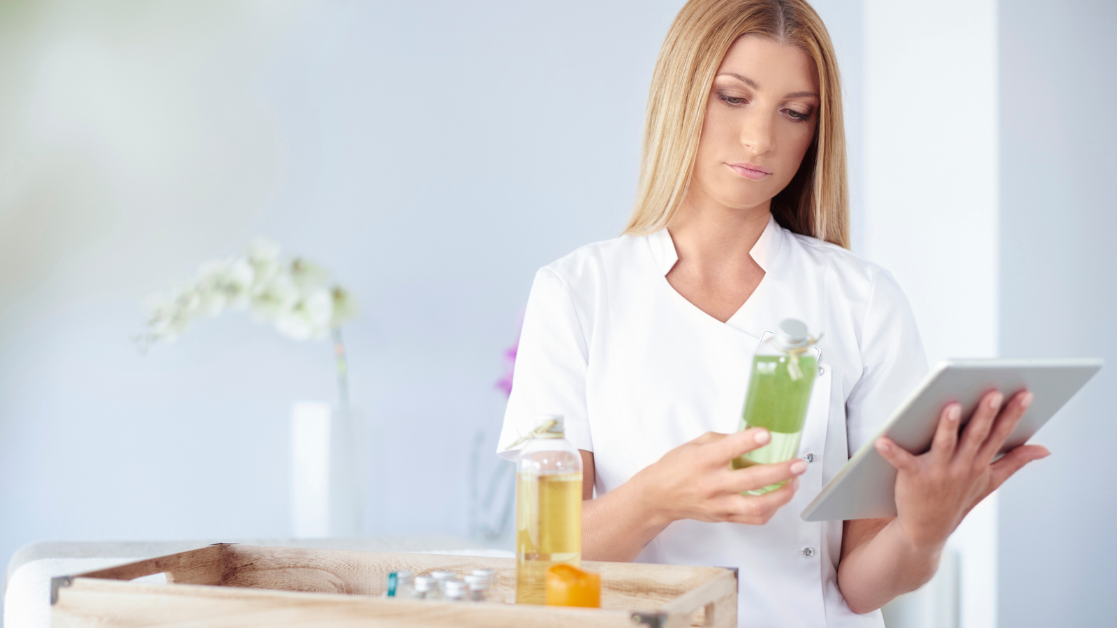 OEM cosmetics manufacturing benefits